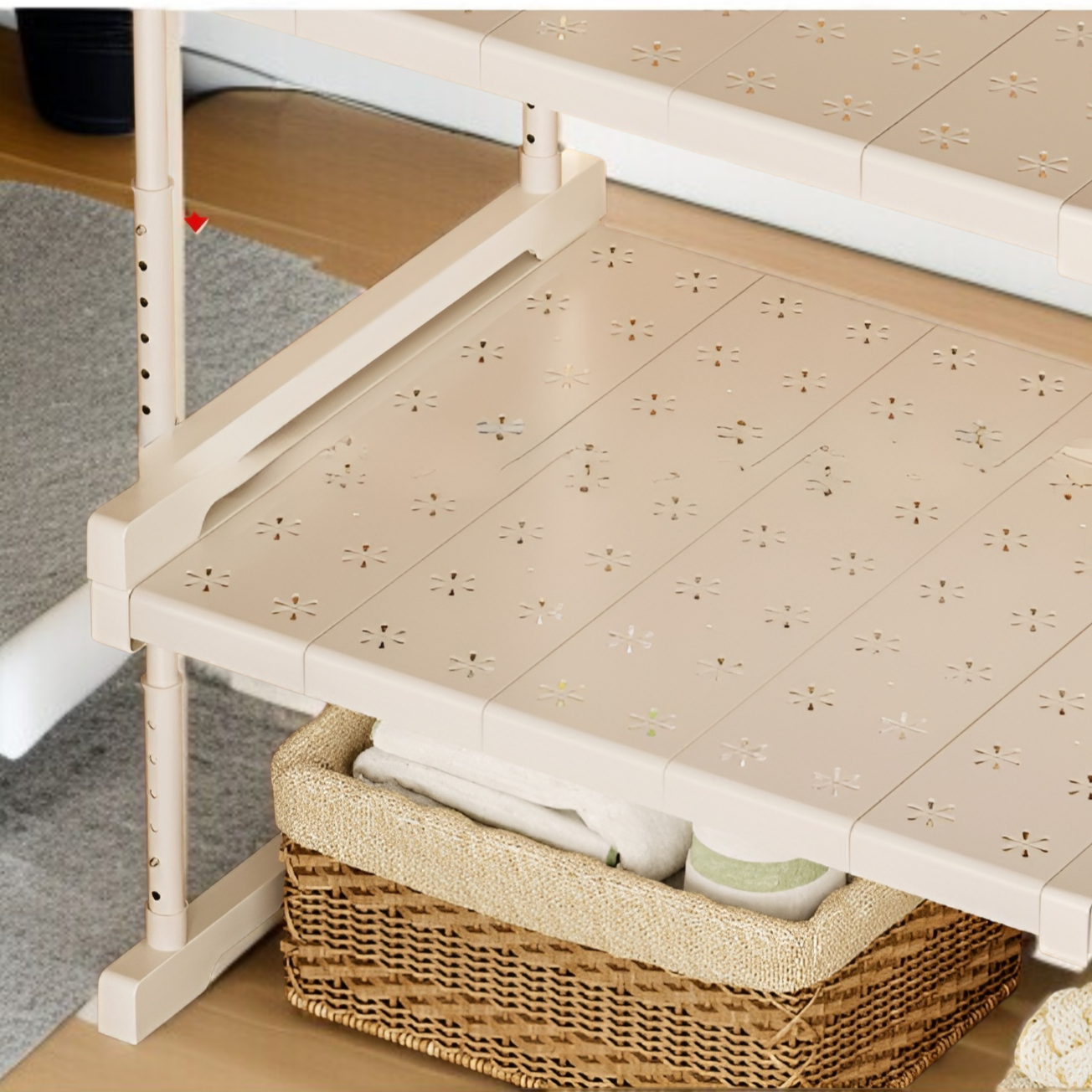 キャビネット内部の仕切りと収納例