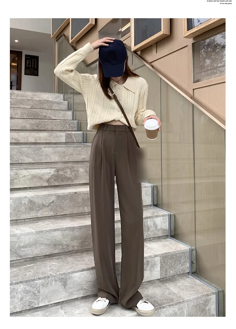 動きやすいワイドシルエットのスラックス